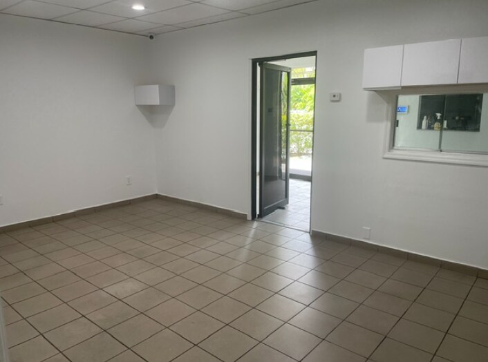More Photos Of 6998-6992 NW 51st St, Miami Warehouse For Lease