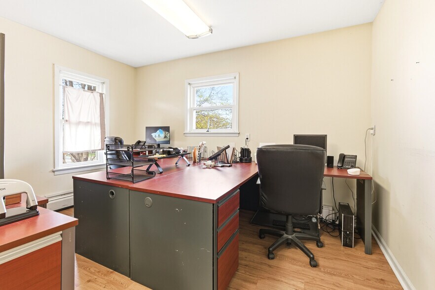 More Photos Of 467 Middlesex Ave, Metuchen Office For Sale