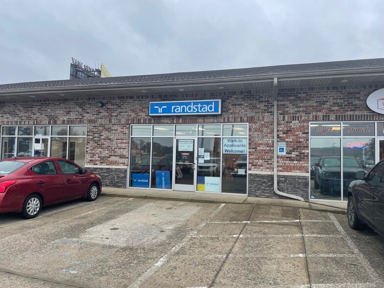 Primary Photo Of 2237 Lowes Dr, Clarksville Storefront Retail Office For Lease