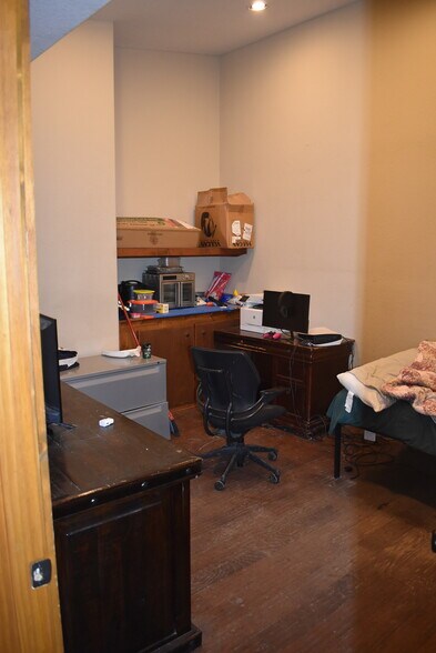 More Photos Of 204 Pr Cardinal Ln, Jourdanton Warehouse For Lease