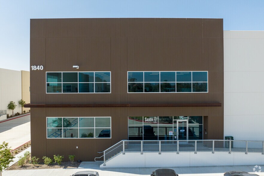 More Photos Of 1840 Mountain Ave, Norco Warehouse For Lease