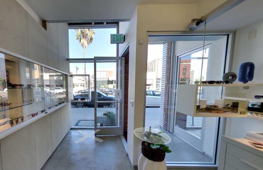 More Photos Of 1636 Abbot Kinney Blvd, Venice Storefront Retail Office For Lease