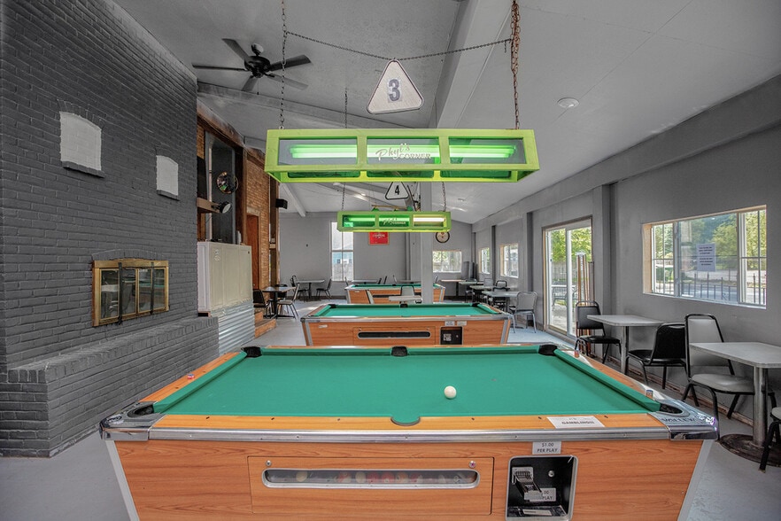 More Photos Of 57968 County Road 7, Elkhart Restaurant For Sale