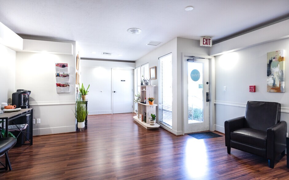 Primary Photo Of 12734 Kenwood Ln, Fort Myers Loft Creative Space For Lease