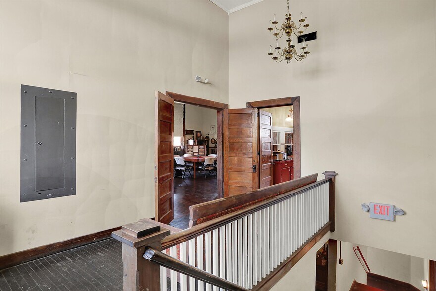 More Photos Of 111 S Walnut St, Edinburgh Theater Concert Hall For Sale