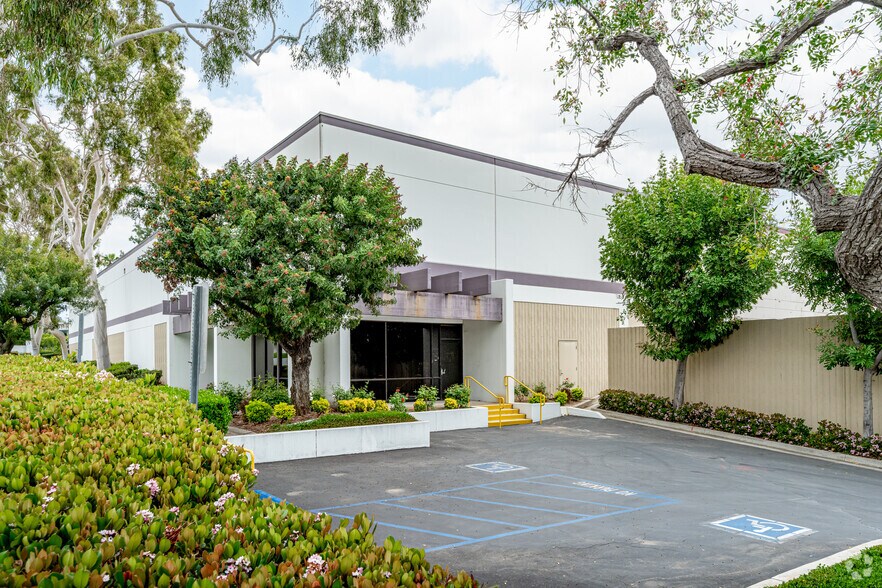 More Photos Of 502 W Covina Blvd, San Dimas Warehouse For Lease