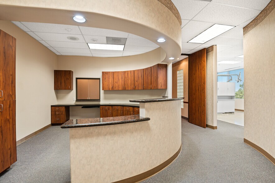 More Photos Of 12000 Richmond Ave, Houston Medical For Lease