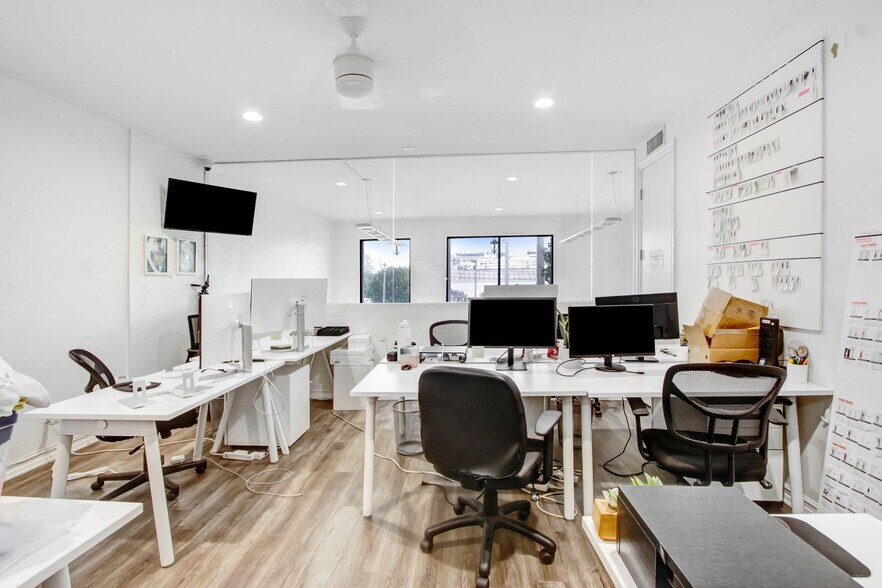 More Photos Of 651-653 N La Cienega Blvd, West Hollywood Storefront Retail Office For Sale