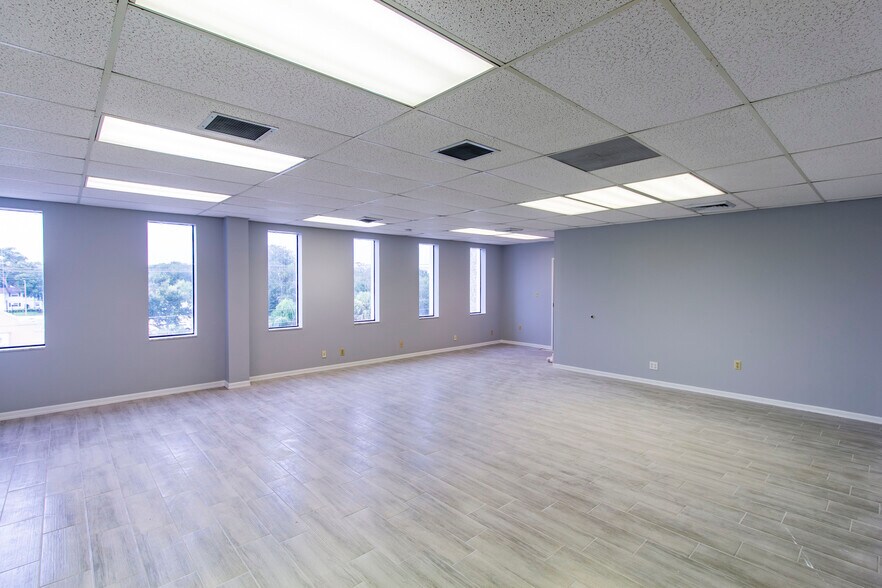 More Photos Of 9385 N 56th St, Temple Terrace General Retail For Lease