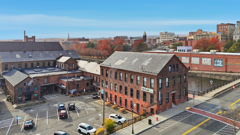 More Photos Of 420 Dwight St, Holyoke Manufacturing For Lease