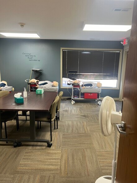 More Photos Of 230-236 Thomas More Pky, Crestview Hills Medical For Lease