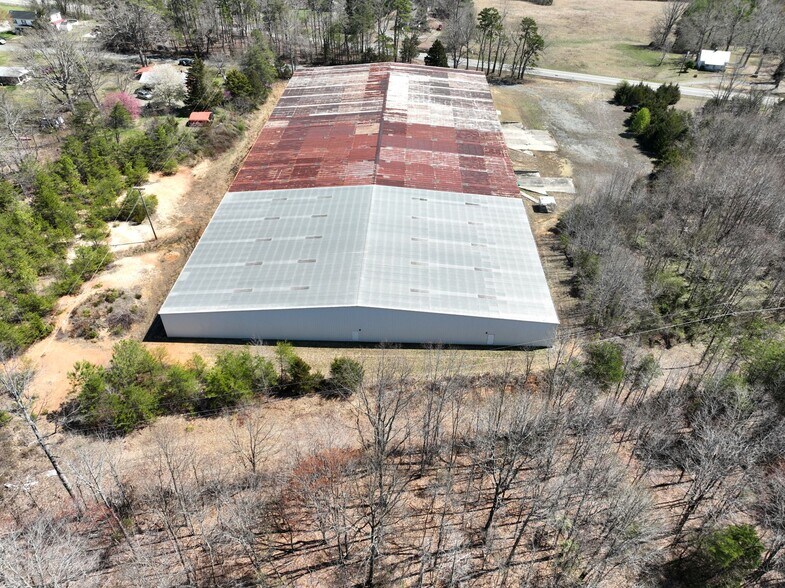 More Photos Of 1011 Drive in Rd, Nathalie Industrial For Sale