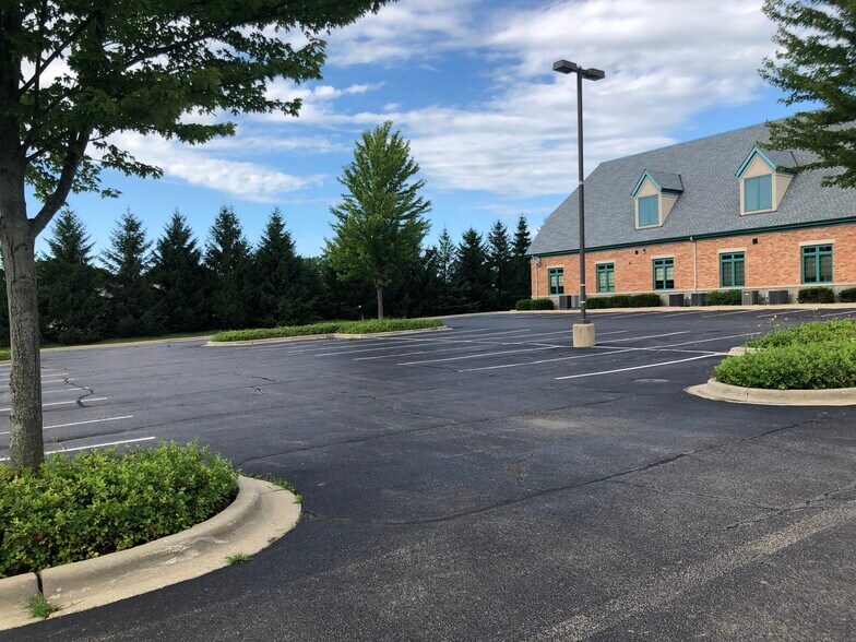 More Photos Of 1531 Grove Ave, Barrington Office For Sale