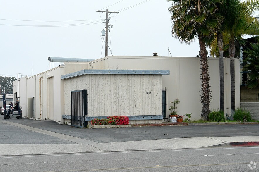 More Photos Of 1625 Placentia Ave, Costa Mesa Manufacturing For Lease