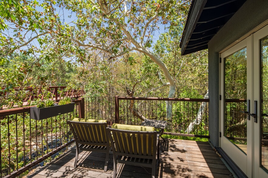 More Photos Of 25 Schnebly Hill Rd, Sedona Freestanding For Sale