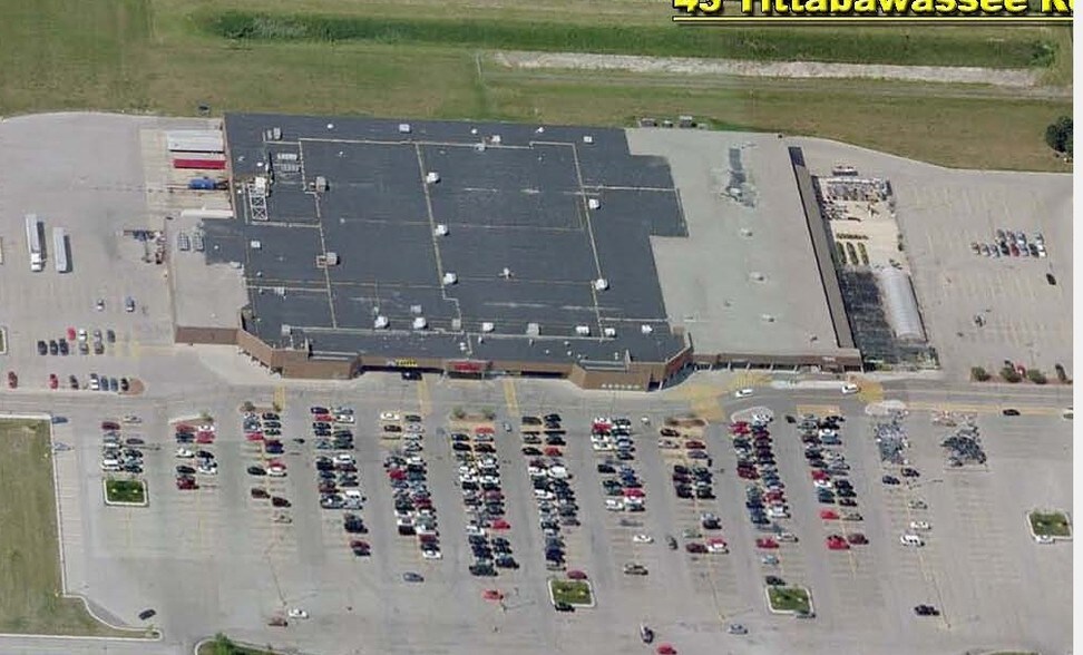 Primary Photo Of 3360 Tittabawassee Rd, Saginaw Supermarket For Lease
