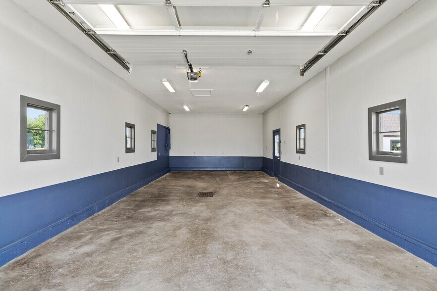 More Photos Of 1712-1714 Findlay Rd, Lima Office For Lease