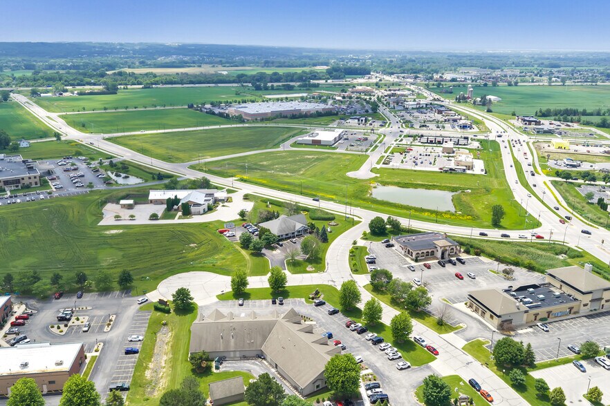 More Photos Of 2141 Lime Kiln Rd, Green Bay Medical For Sale