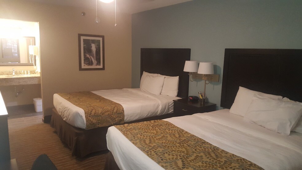 More Photos Of 201 Sugarloaf Rd, Hendersonville Hotel For Sale
