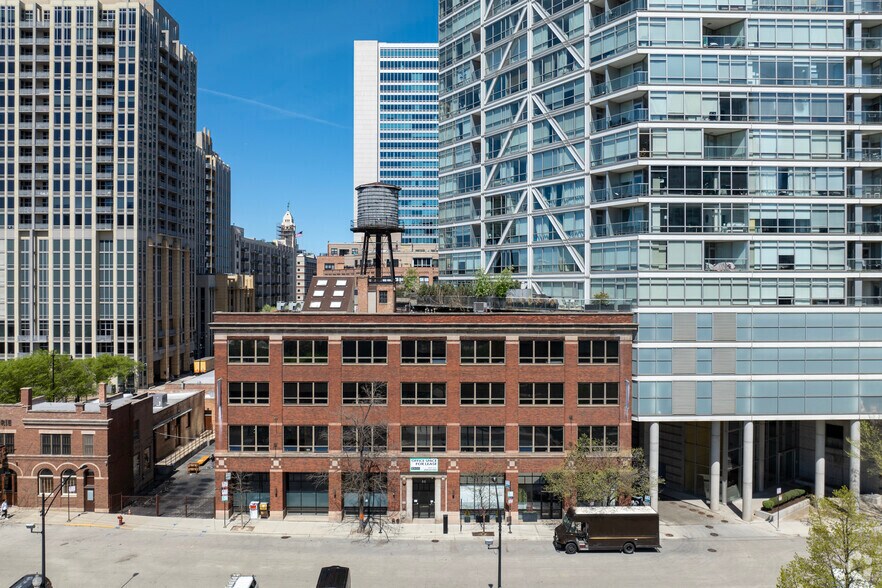 More Photos Of 520 W Erie St, Chicago Office For Sale