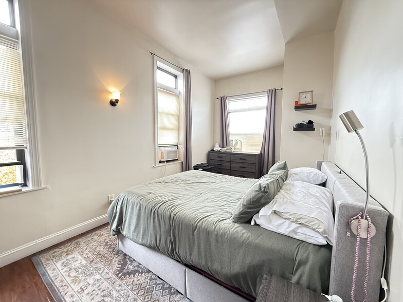 More Photos Of 2913 Jeannette St, Union City Storefront Retail Residential For Sale