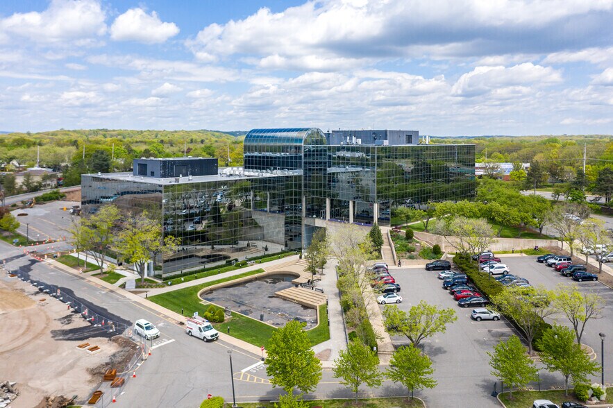 More Photos Of 140 E Ridgewood Ave, Paramus Coworking Space