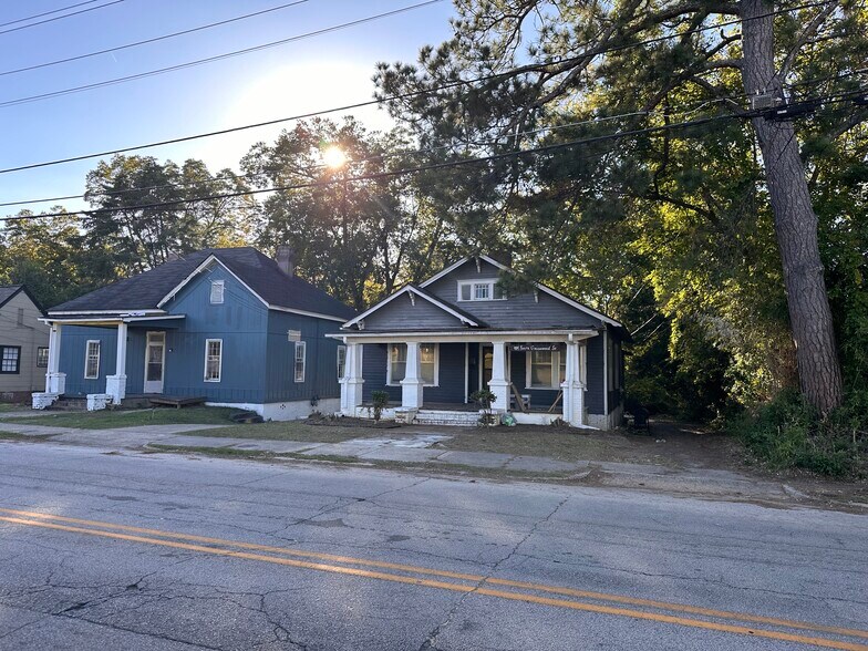 More Photos Of 404 S Greenwood St, Lagrange Light Distribution For Lease