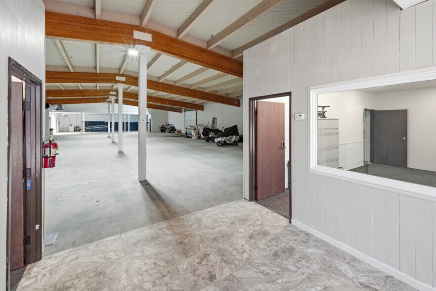 More Photos Of 735 Stocker Rd, Big Bear Lake Storefront Retail Office For Sale