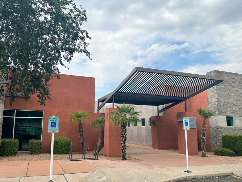 More Photos Of 875 N Greenfield Rd, Gilbert Medical For Lease