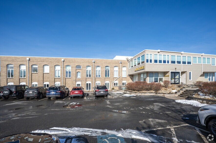 More Photos Of 225 Water St, Plymouth Medical For Lease