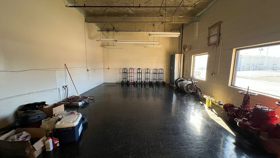 More Photos Of 123 N 10th Ave, Melrose Park Warehouse For Lease