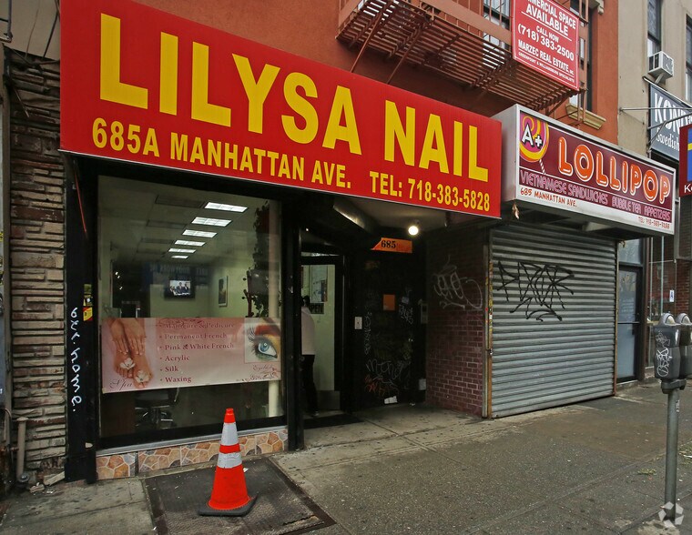 More Photos Of 685 Manhattan Ave, Brooklyn Storefront Retail Residential For Lease