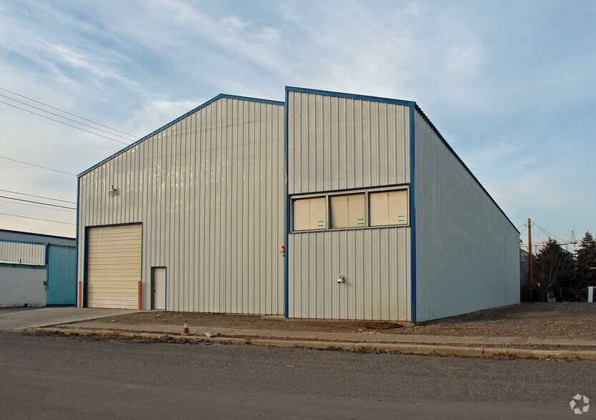 More Photos Of 131 E 2nd St, Weiser Warehouse For Lease