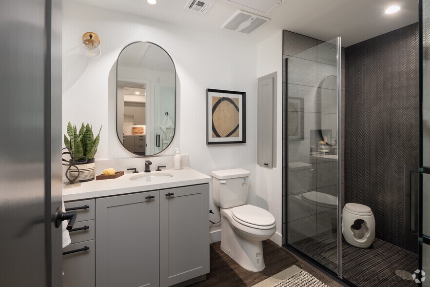 More Photos Of 585 Anton Blvd, Costa Mesa Apartments For Lease