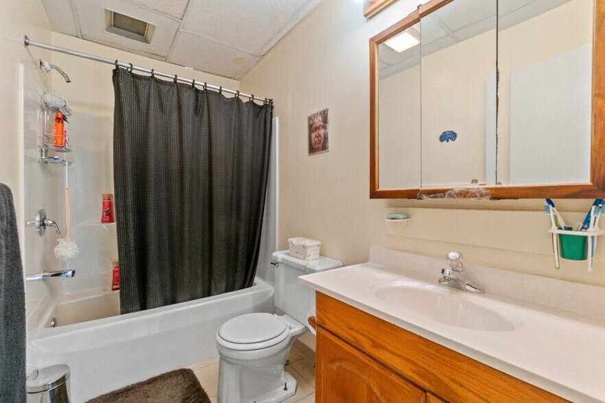 More Photos Of 2530 N Calvert St, Baltimore Office Residential For Sale