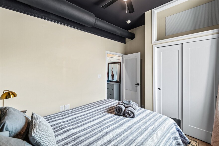 More Photos Of 10 Irving Ave N, Colonial Beach Apartments For Sale