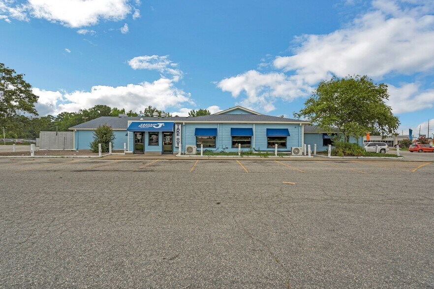 More Photos Of 1520 N Wesleyan Blvd, Rocky Mount Restaurant For Sale