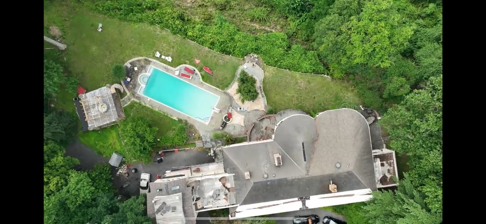 More Photos Of 11500 Springridge Rd, Potomac Specialty For Sale