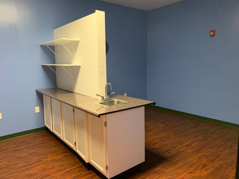 More Photos Of 13020 Dairy Ashford Rd, Sugar Land Medical For Lease