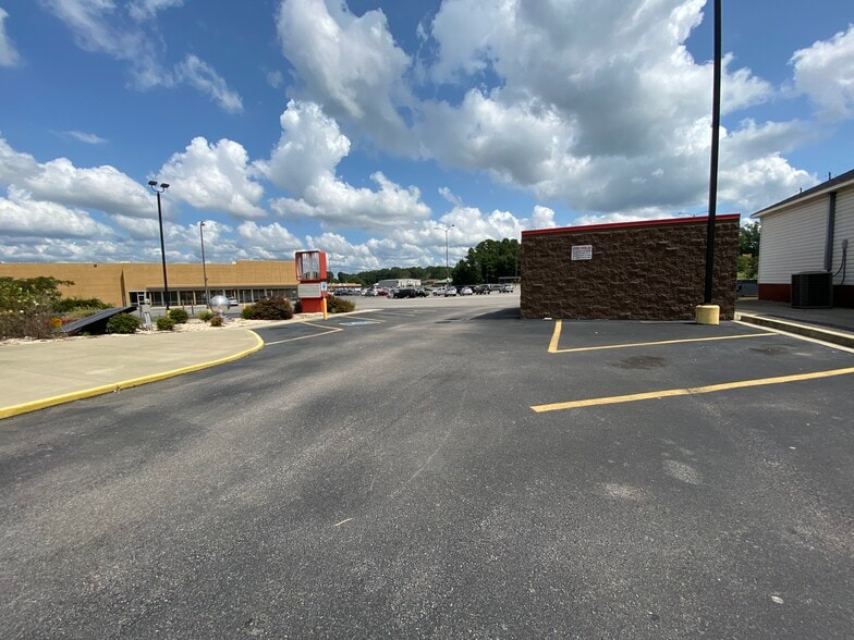 More Photos Of 3329 Rainbow Dr, Rainbow City Fast Food For Sale