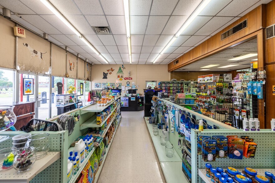 More Photos Of 200 N Main St, Duncanville Storefront Retail Office For Sale