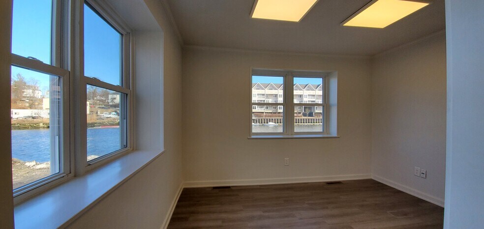 More Photos Of 99 Commerce St, Norwalk Manufacturing For Lease