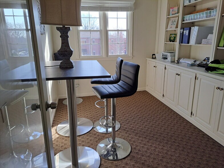 More Photos Of 1600 Scottsville Rd, Bowling Green Office For Lease