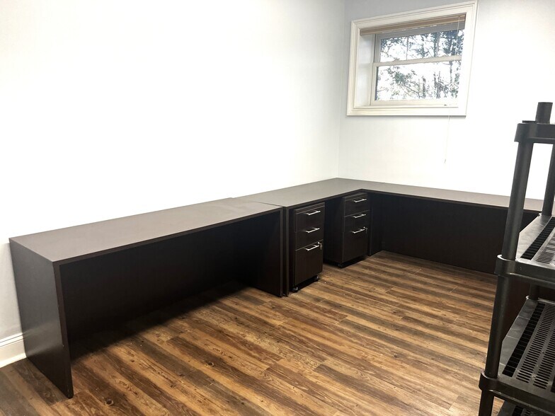 More Photos Of 175 Veterans Blvd, Massapequa Office Residential For Lease