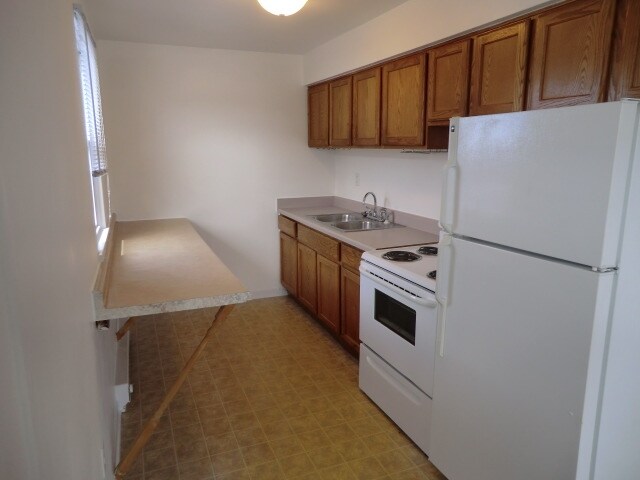 More Photos Of 1039 Sheridan Rd, Winthrop Harbor Apartments For Sale