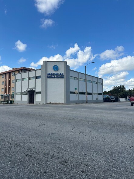 Primary Photo Of 3061 NW 7th St, Miami Medical For Lease