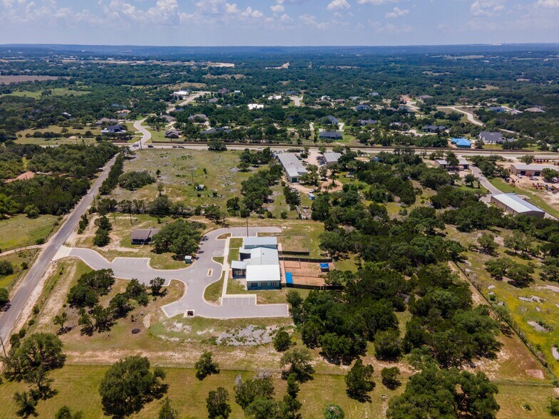 More Photos Of 1410 Live Oak Rd, Leander Showroom For Sale