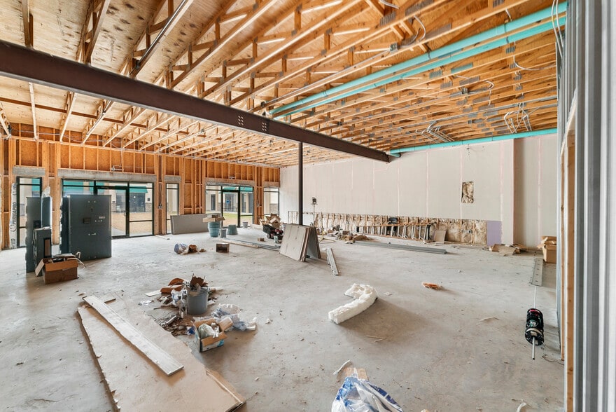 More Photos Of 175 W Railroad St, Pembroke Storefront For Lease