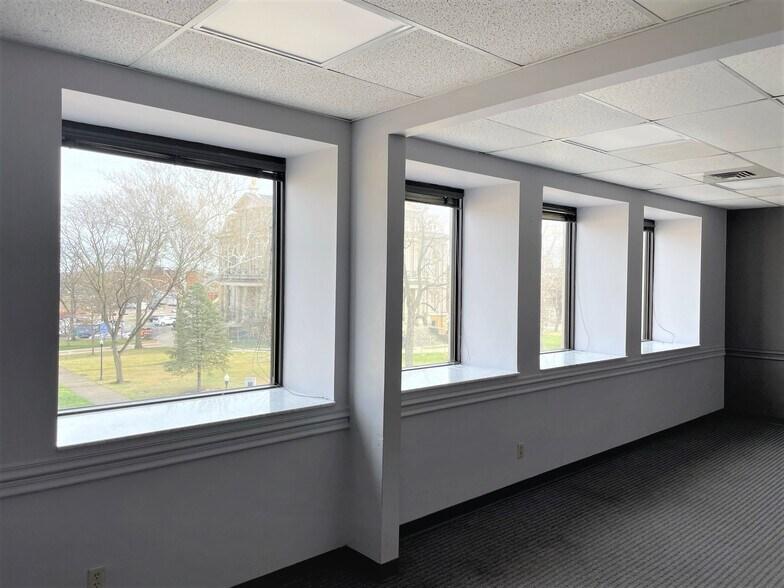 More Photos Of 15 N 3rd St, Newark Loft Creative Space For Lease