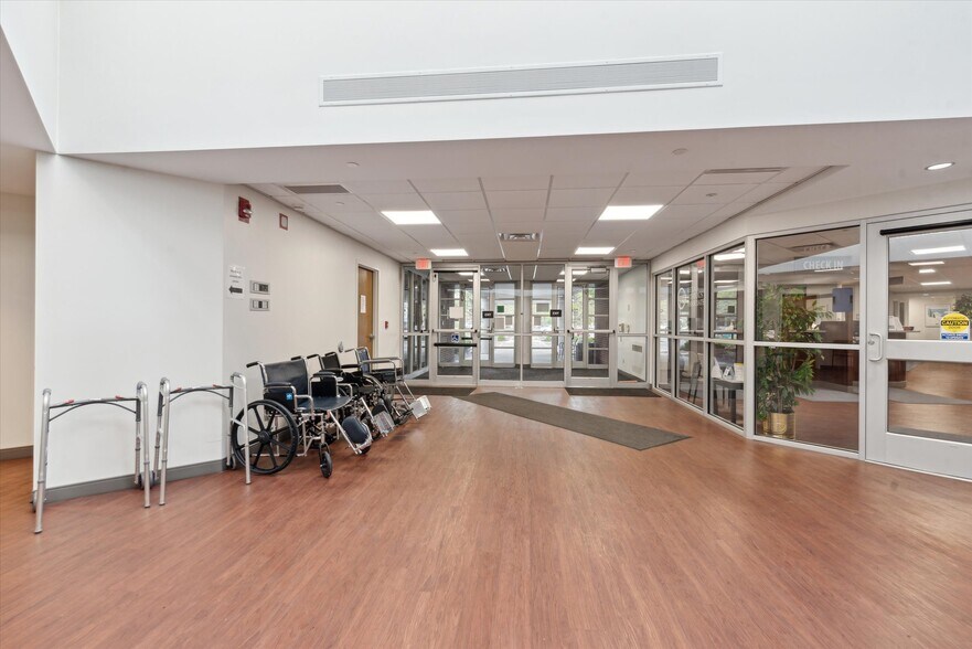 More Photos Of 3740 W Sylvania Ave, Toledo Medical For Sale